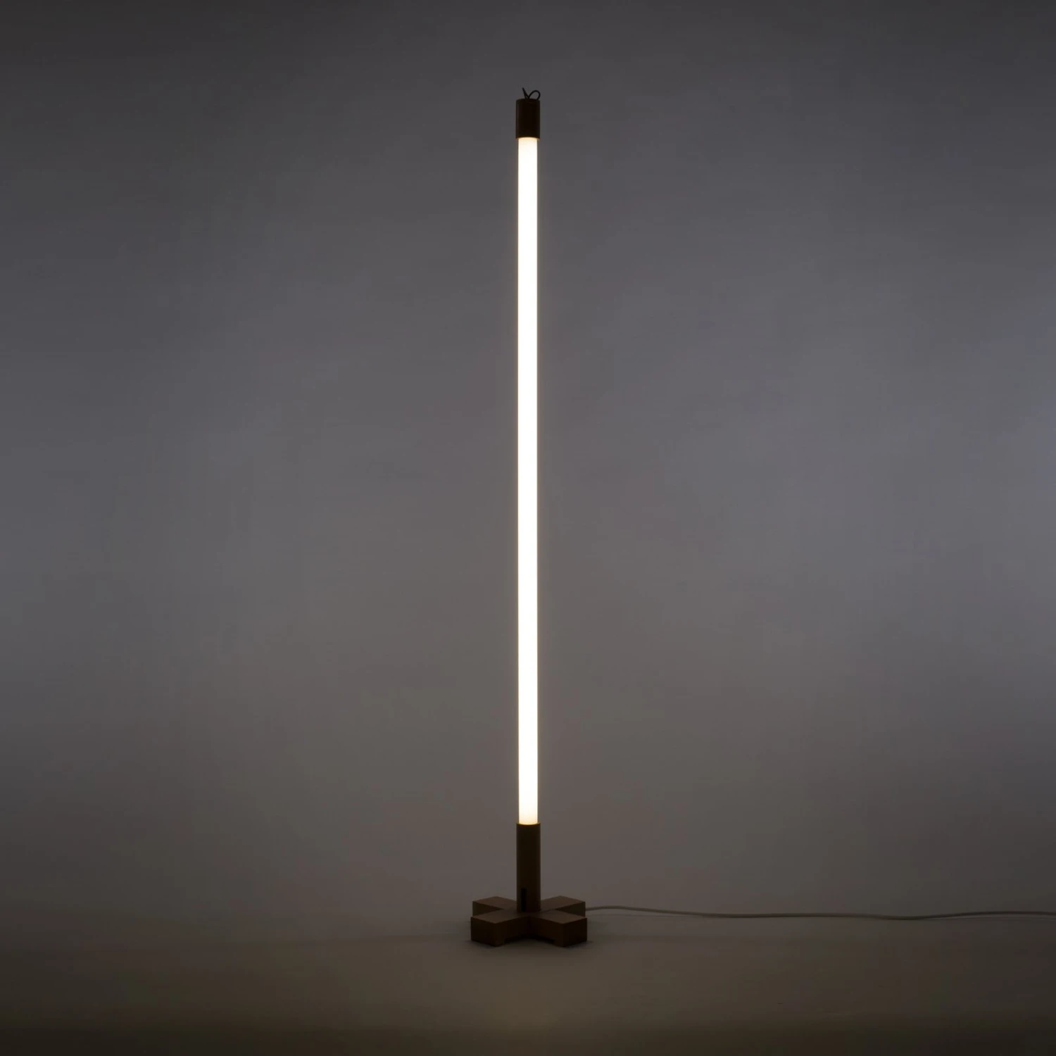 SELETTI Linea LED-Stehleuchte Mit Holz, Weiß 3 SELETTI Linea LED-Stehleuchte Mit Holz, Weiß – Bild 3