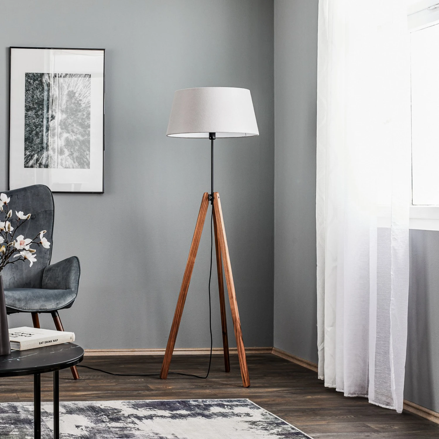 Rothfels Reba Stehlampe, Tripod, Filz Grau 3 Rothfels Reba Stehlampe, Tripod, Filz Grau – Bild 3