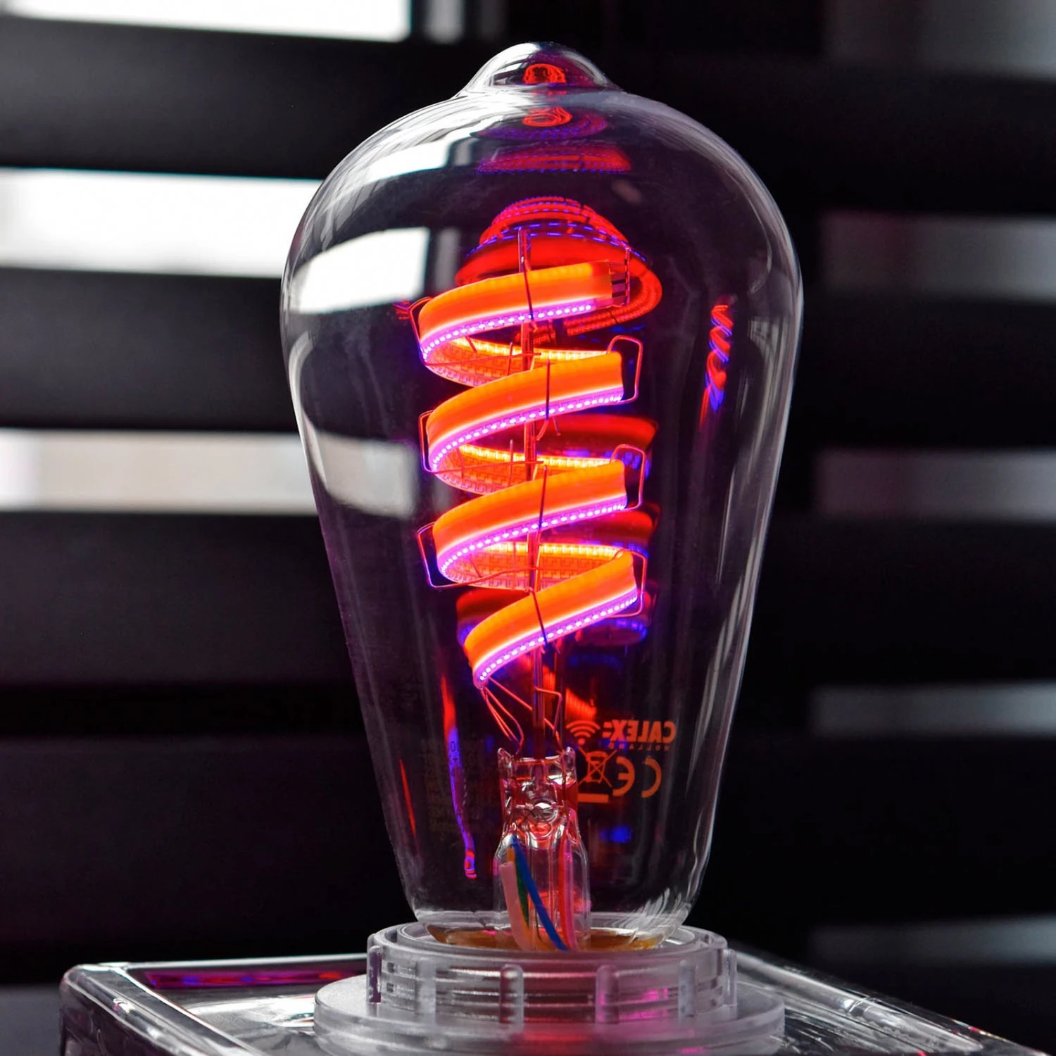 Calex Smart Rustic E27 ST64 LED 4,9W Filament RGBW 4 Calex Smart Rustic E27 ST64 LED 4,9W Filament RGBW – Bild 4