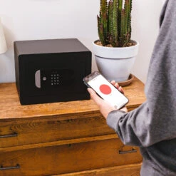 Yale Smart Safe Intelligenter Tresor Volumen 20,5l -Paulmann Verkaufsgeschäft 10011606 2