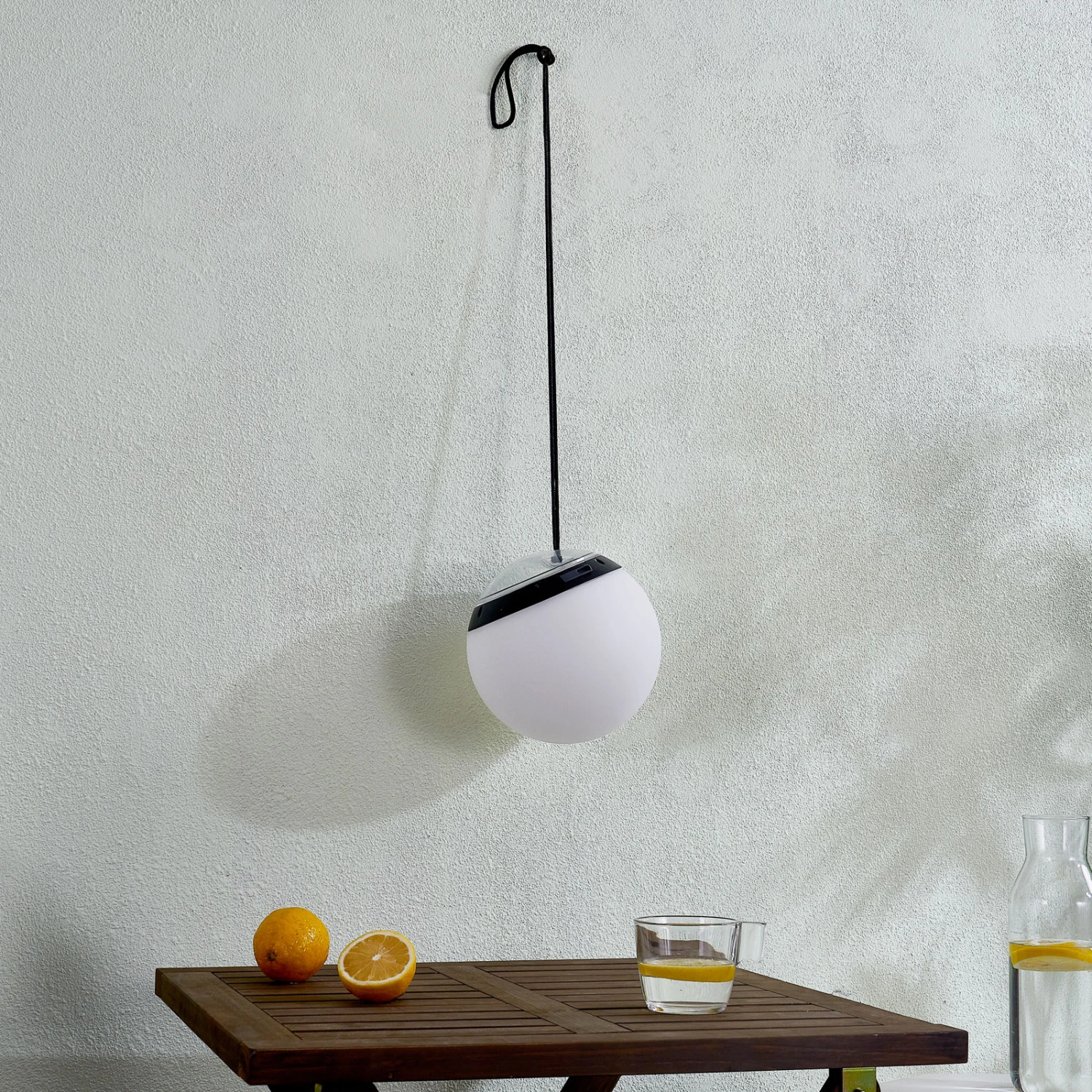 Lindby Eleia LED-Außen-Hängeleuchte, Akku 2 Lindby Eleia LED-Außen-Hängeleuchte, Akku – Bild 2