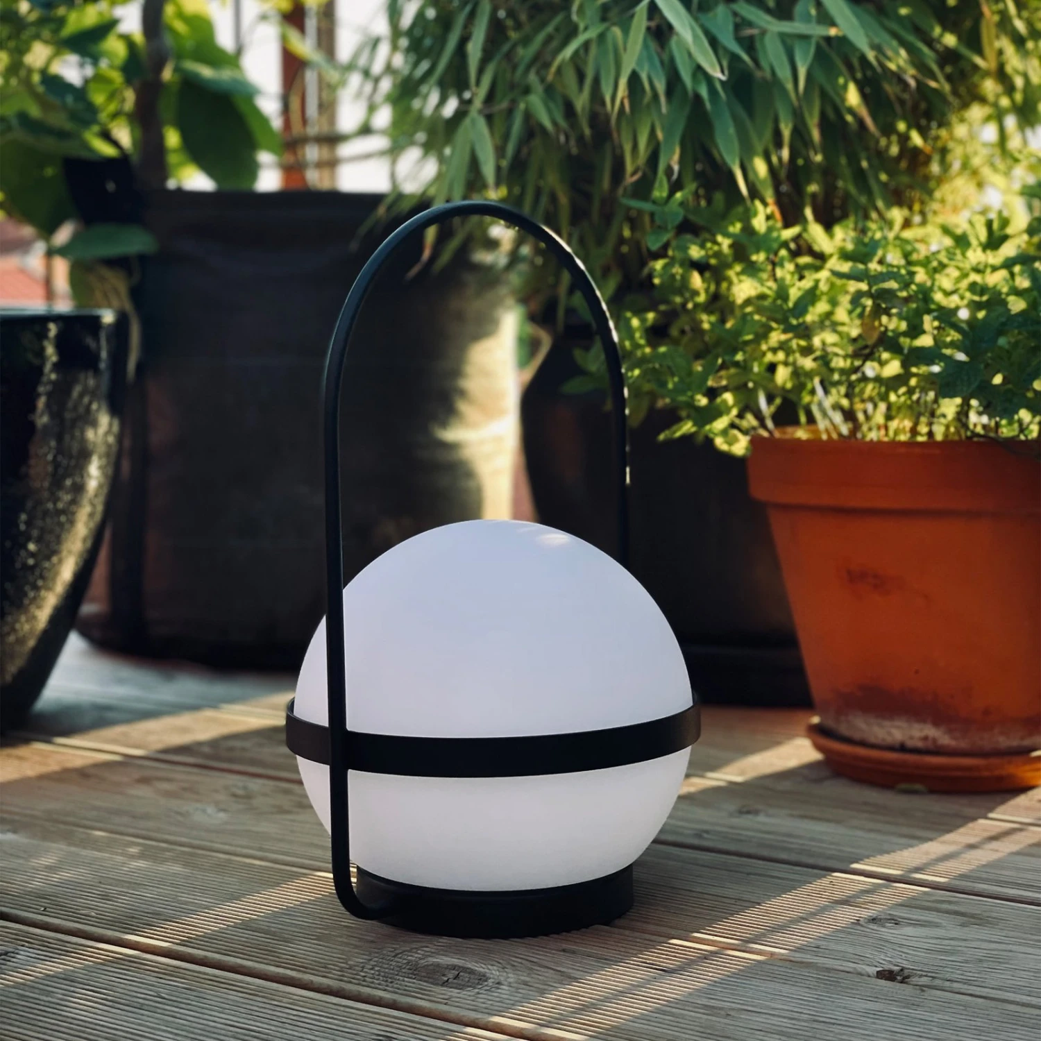 Dyberg Larsen Summer Solar-Tischlampe USB-ladbar 1 Dyberg Larsen Summer Solar-Tischlampe USB-ladbar