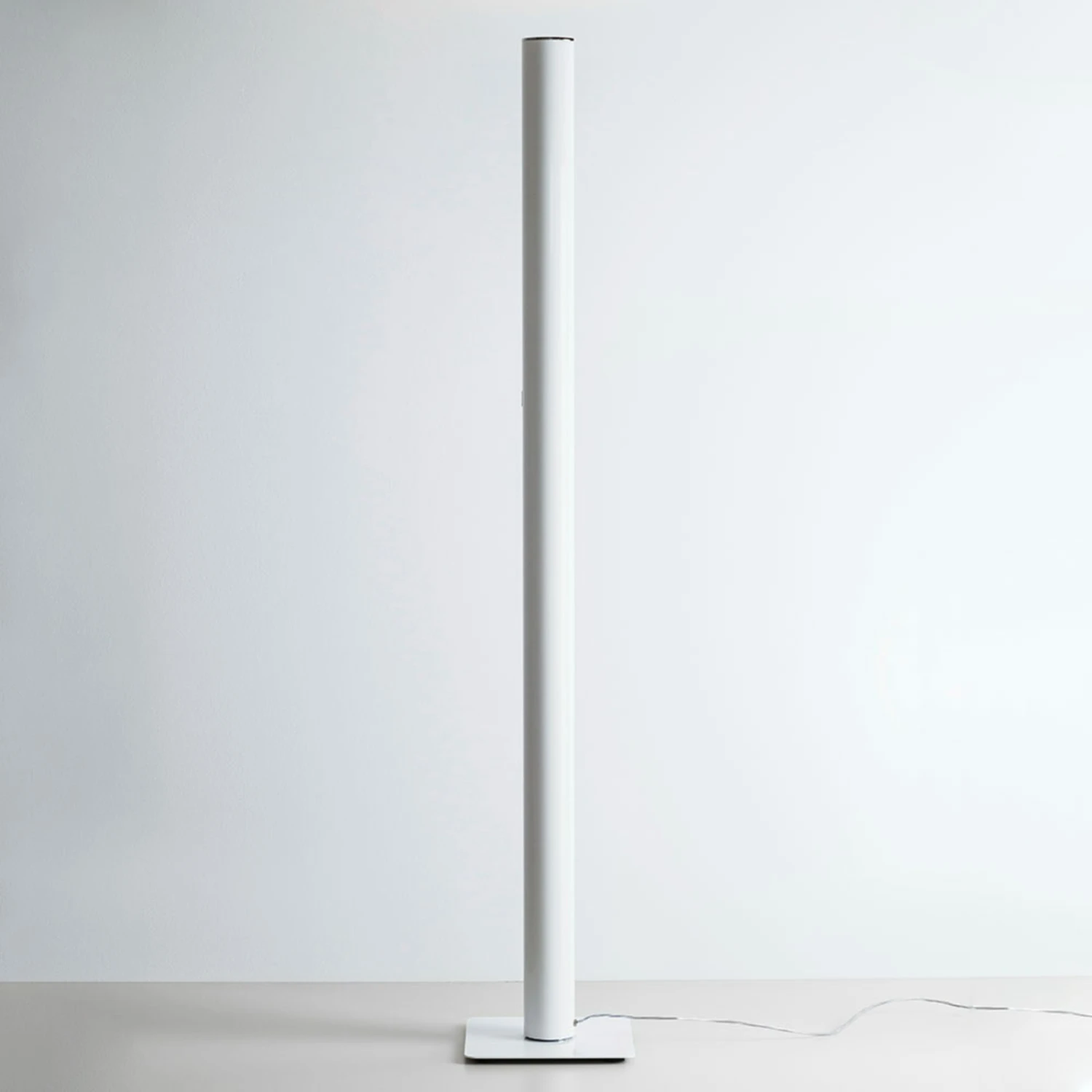 Artemide Ilio - LED-Stehleuchte, App, Weiß, 3000K 1 Artemide Ilio - LED-Stehleuchte, App, Weiß, 3000K