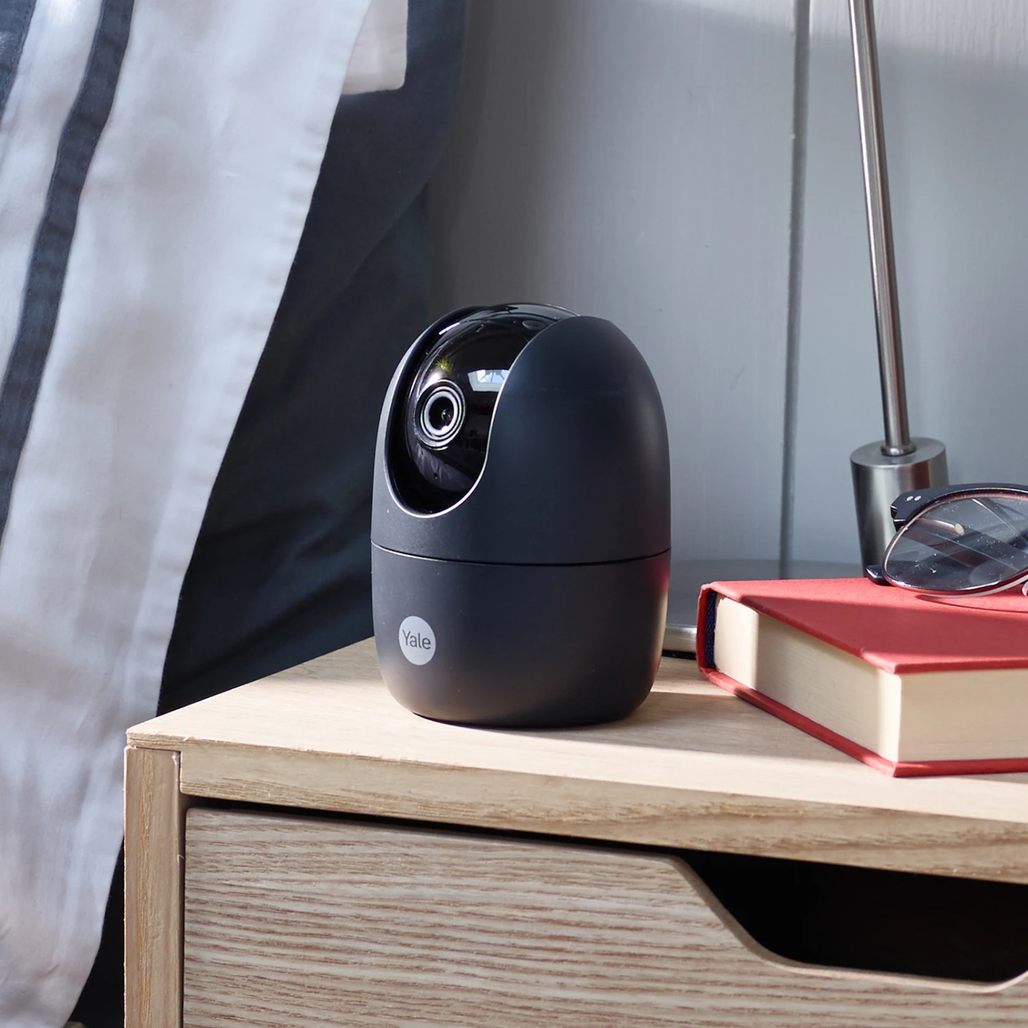 Yale Wi-Fi Innenkamera, Schwenk- Und Neigefunktion 3 Yale Wi-Fi Innenkamera, Schwenk- Und Neigefunktion – Bild 3