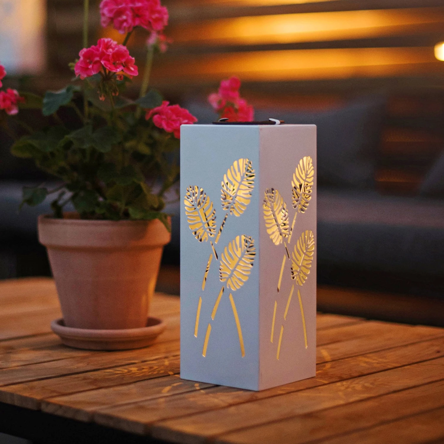 LED-Solarlampe Albaleaf, 2 Nutzungsmöglichkeiten 2 LED-Solarlampe Albaleaf, 2 Nutzungsmöglichkeiten – Bild 2