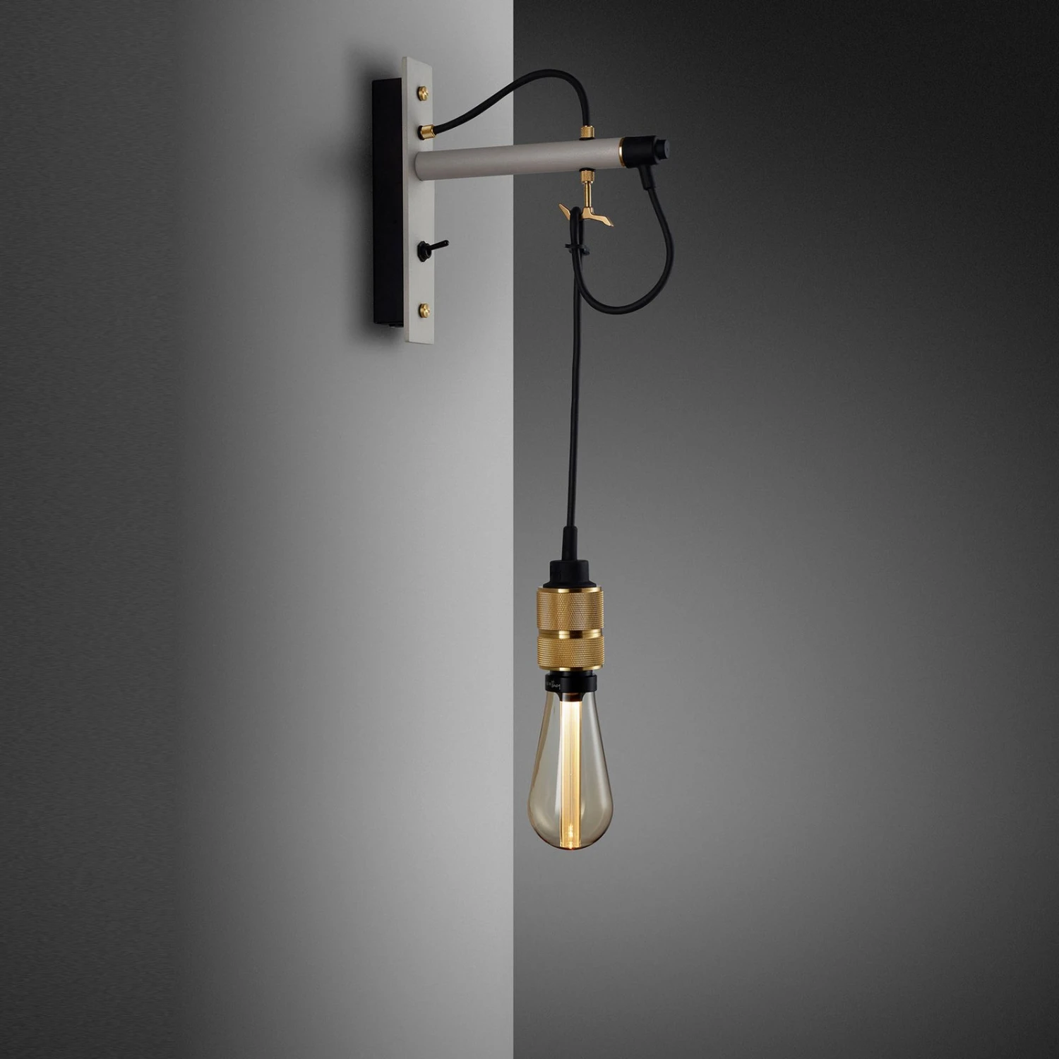 Buster + Punch Hooked Wall Nude Grau/messing 4 Buster + Punch Hooked Wall Nude Grau/messing – Bild 4