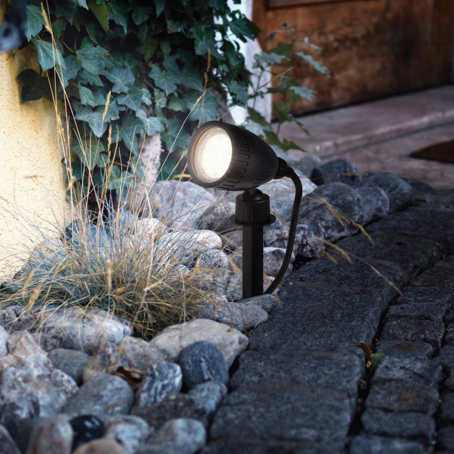 EGLO Dezenter LED-Erdspießstrahler Nema 2 EGLO Dezenter LED-Erdspießstrahler Nema – Bild 2