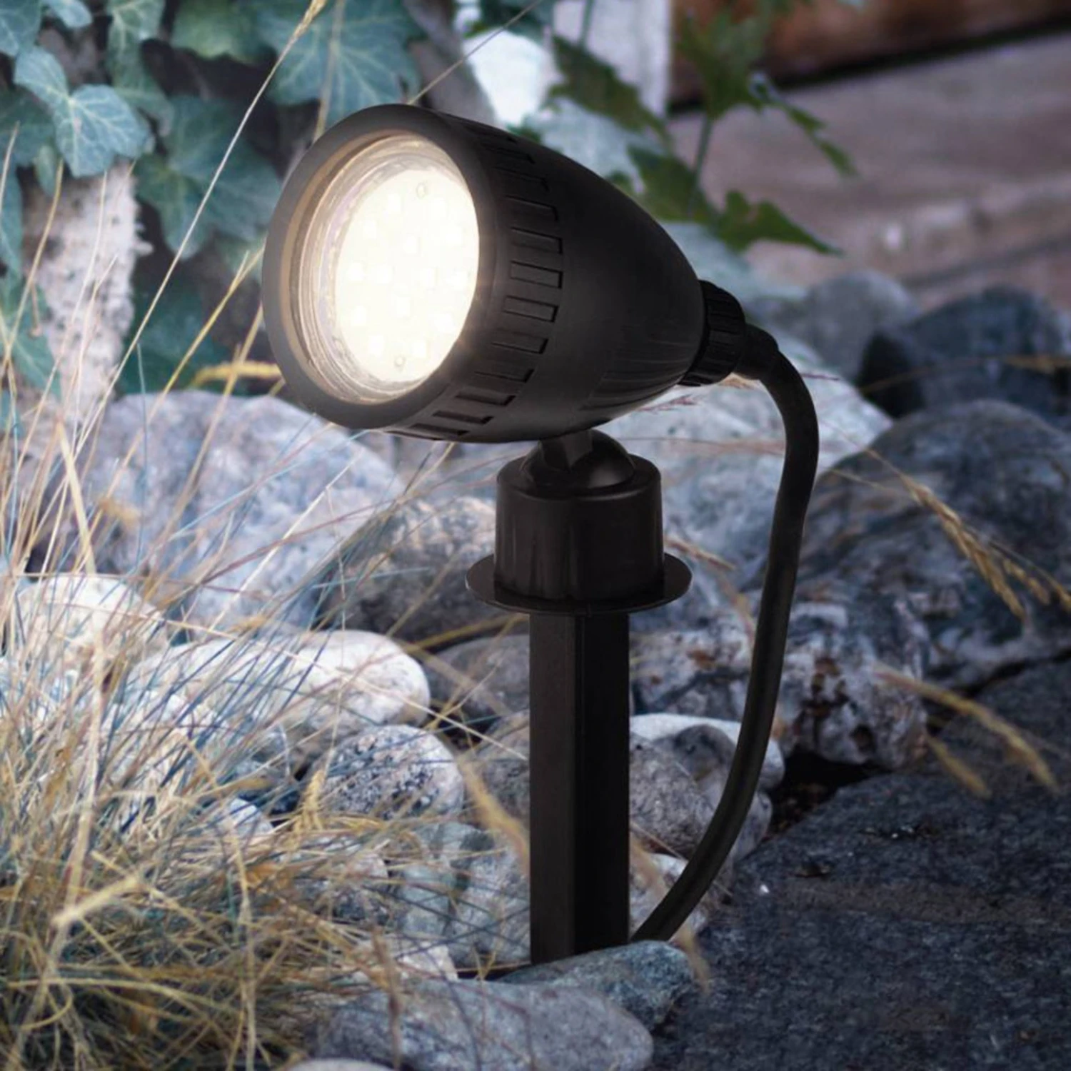 EGLO Dezenter LED-Erdspießstrahler Nema 1 EGLO Dezenter LED-Erdspießstrahler Nema