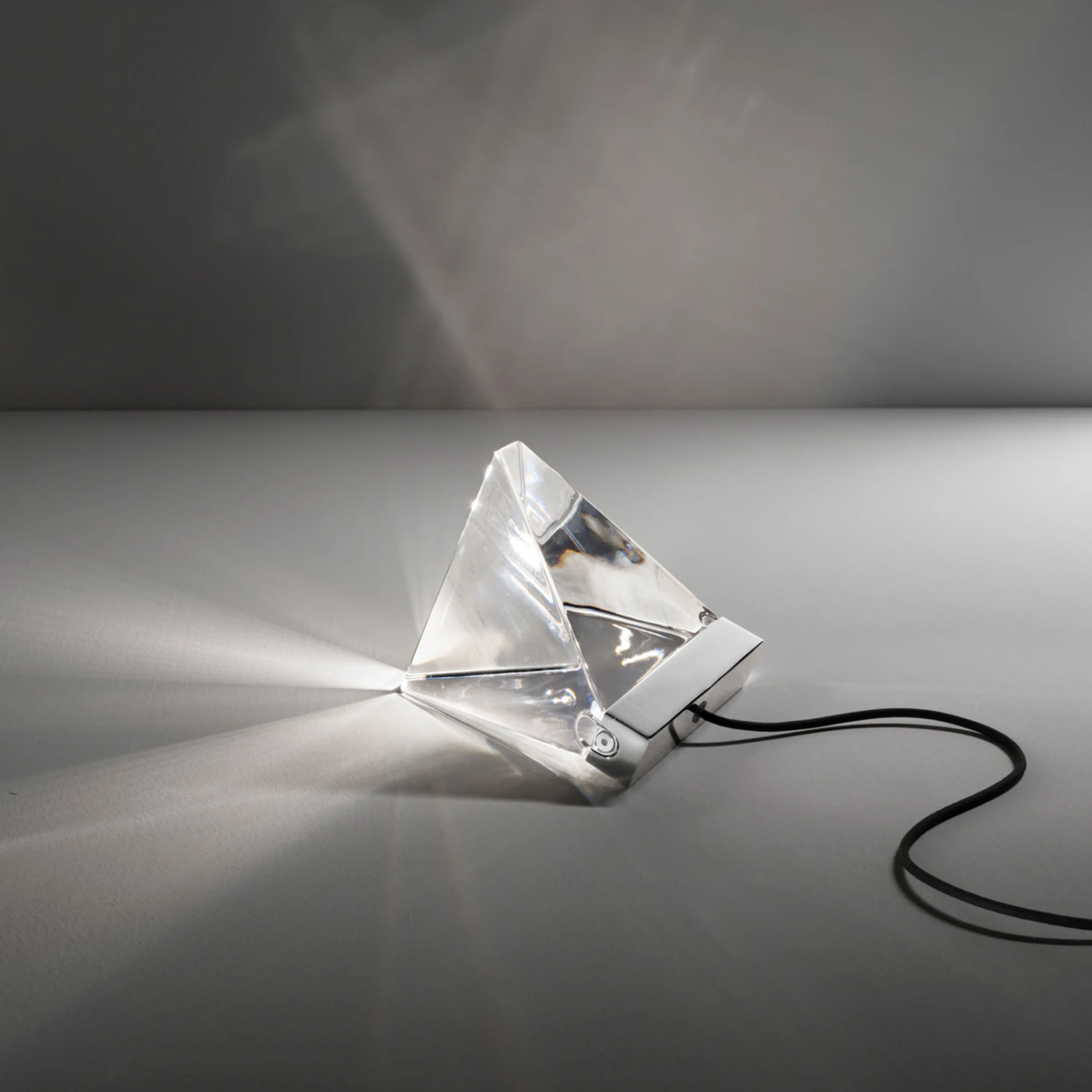 Fabbian Tripla - Kristall-LED-Tischleuchte, Alu 3 Fabbian Tripla - Kristall-LED-Tischleuchte, Alu – Bild 3