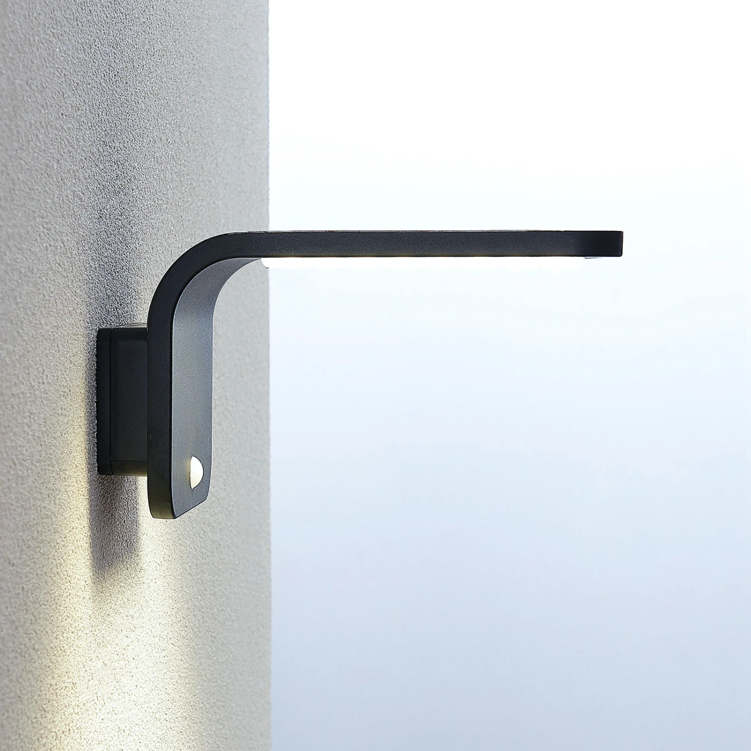 Lindby Koleno LED-Solarstrahler Mit Sensor, IP54 4 Lindby Koleno LED-Solarstrahler Mit Sensor, IP54 – Bild 4