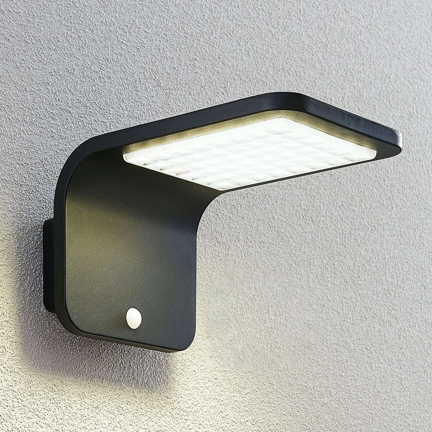 Lindby Koleno LED-Solarstrahler Mit Sensor, IP54 1 Lindby Koleno LED-Solarstrahler Mit Sensor, IP54