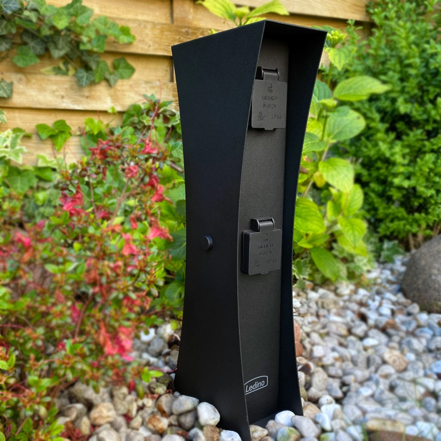 Steckdosensäule Connect D4, Schwarz 1 Steckdosensäule Connect D4, Schwarz