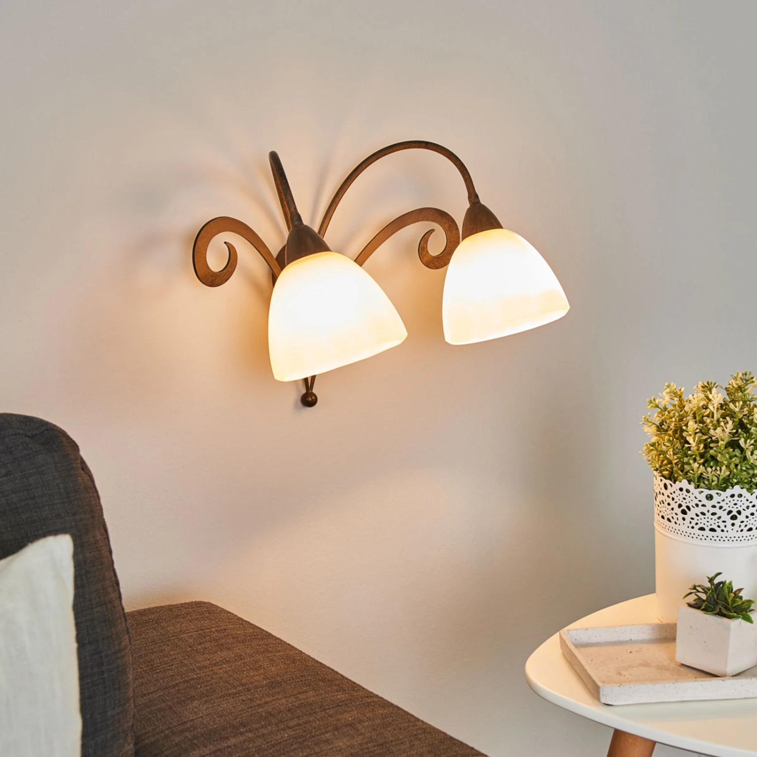 Wandlampe Luca Im Landhausstil, Zweiflammig 3 Wandlampe Luca Im Landhausstil, Zweiflammig – Bild 3