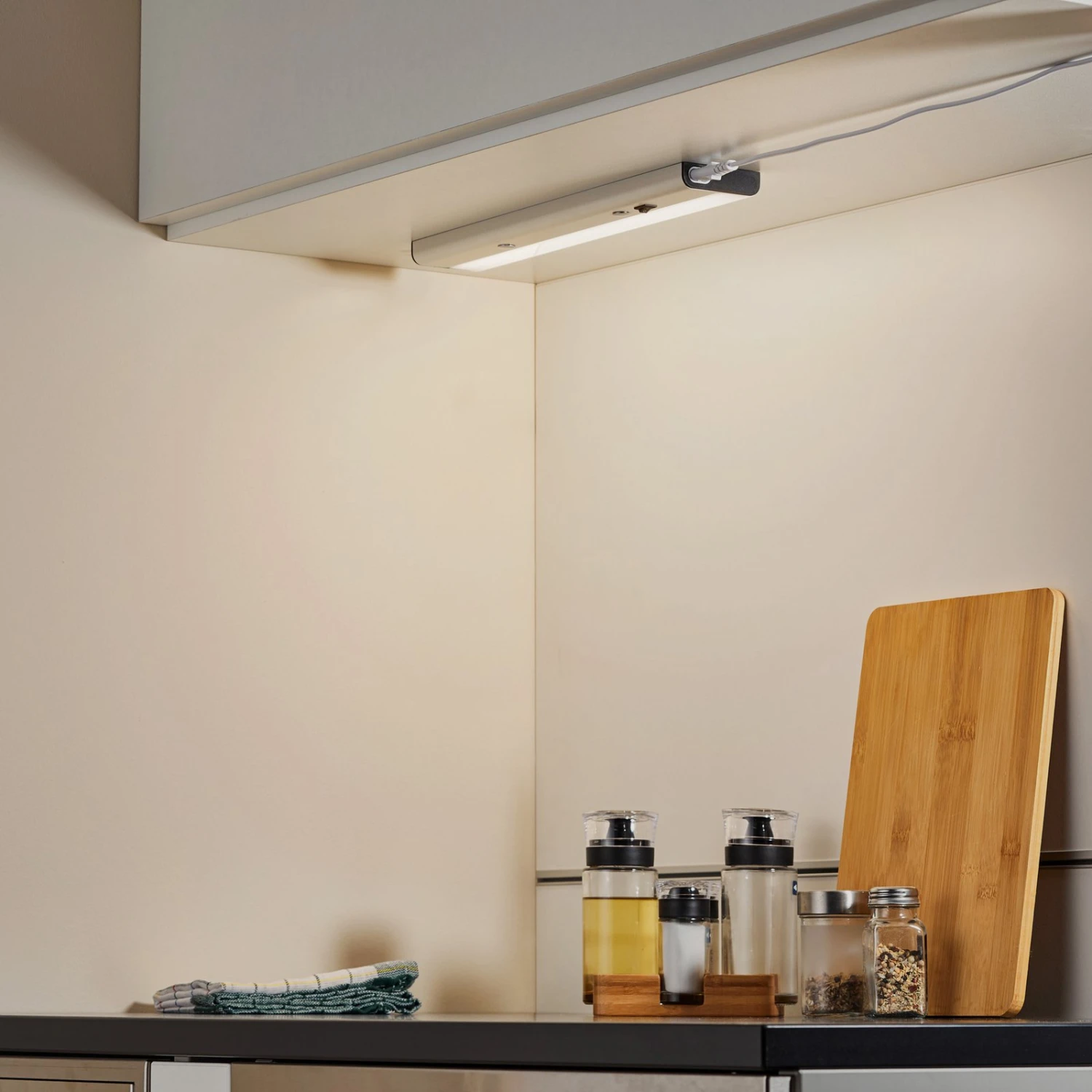 LEDVANCE Linear Flat Unterbaulampe 3.000K Schalter 2 LEDVANCE Linear Flat Unterbaulampe 3.000K Schalter – Bild 2