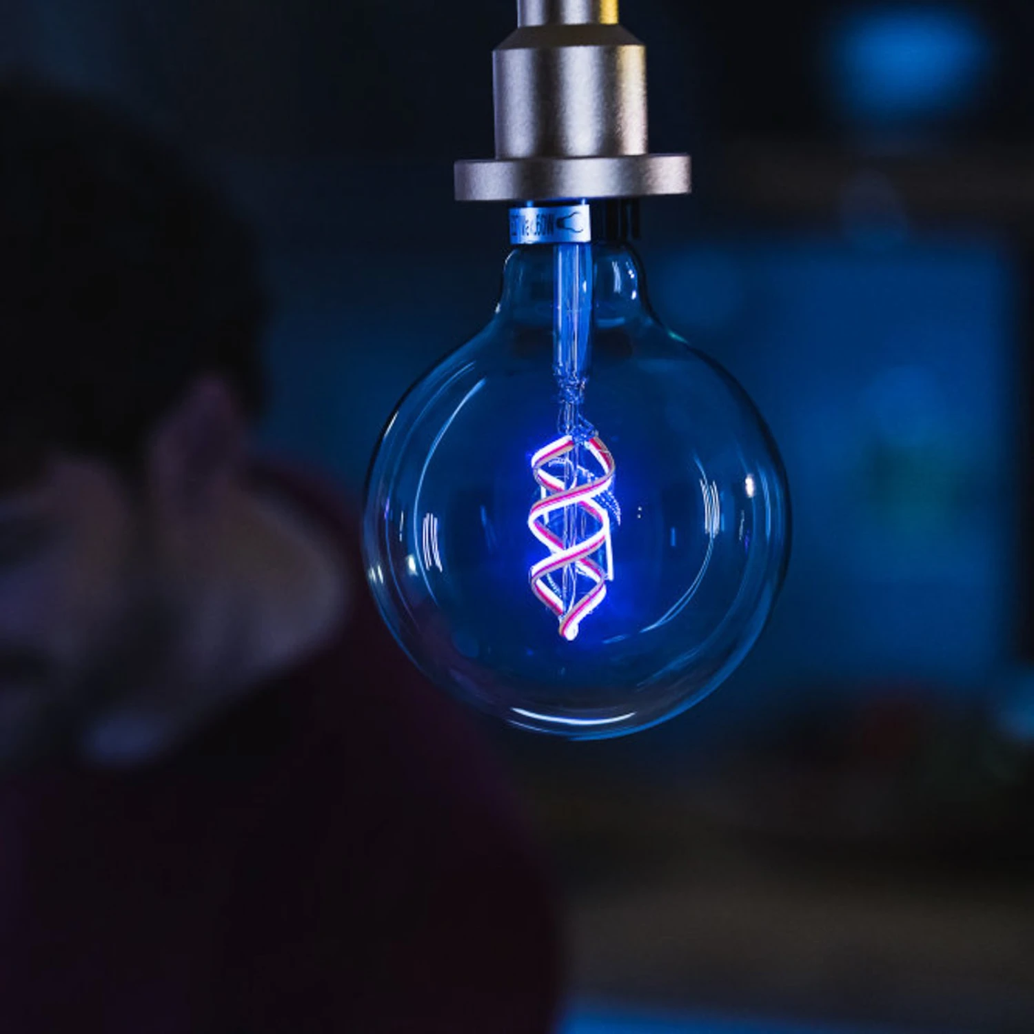 LEDVANCE SMART+ WiFi Filament Globe RGBW E27 4,5W 4 LEDVANCE SMART+ WiFi Filament Globe RGBW E27 4,5W – Bild 4