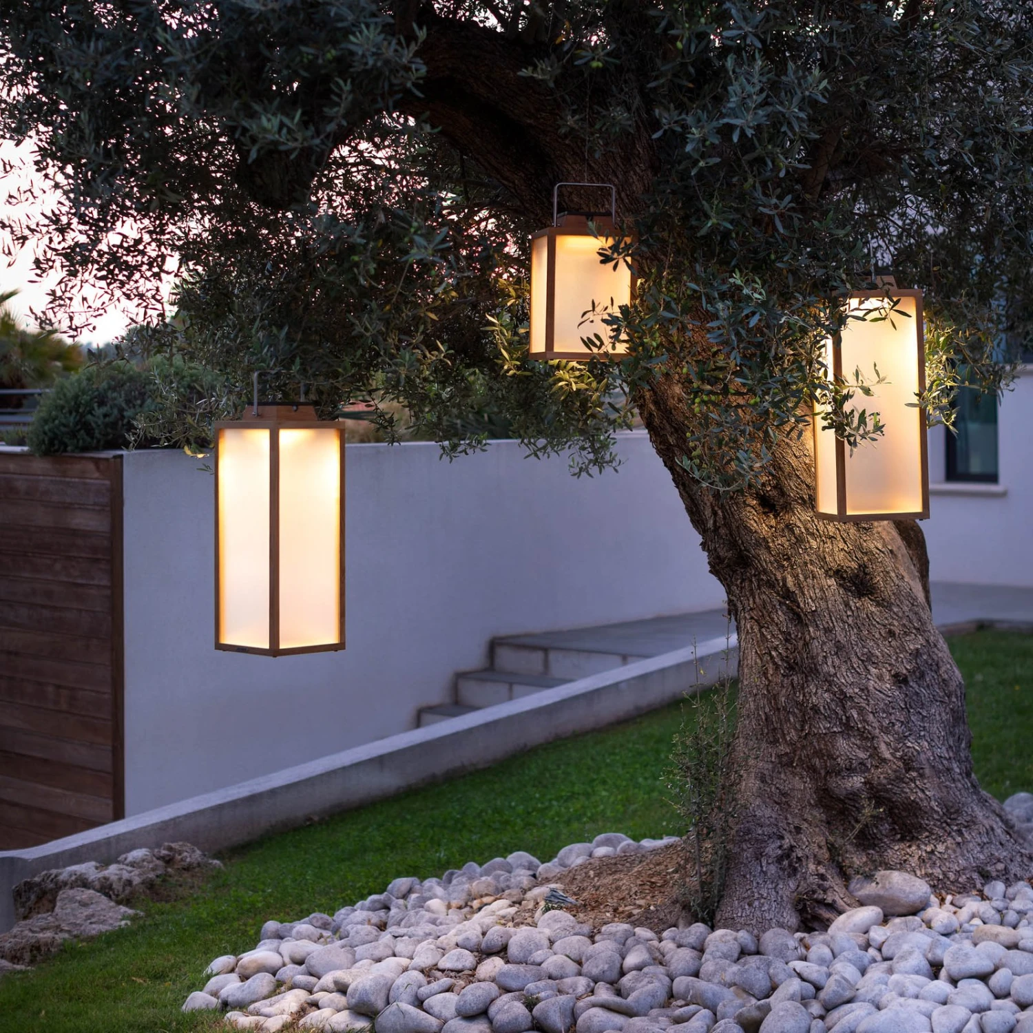 LED-Solarlaterne Tradition Aus Teakholz Höhe 65 Cm 2 LED-Solarlaterne Tradition Aus Teakholz Höhe 65 Cm – Bild 2