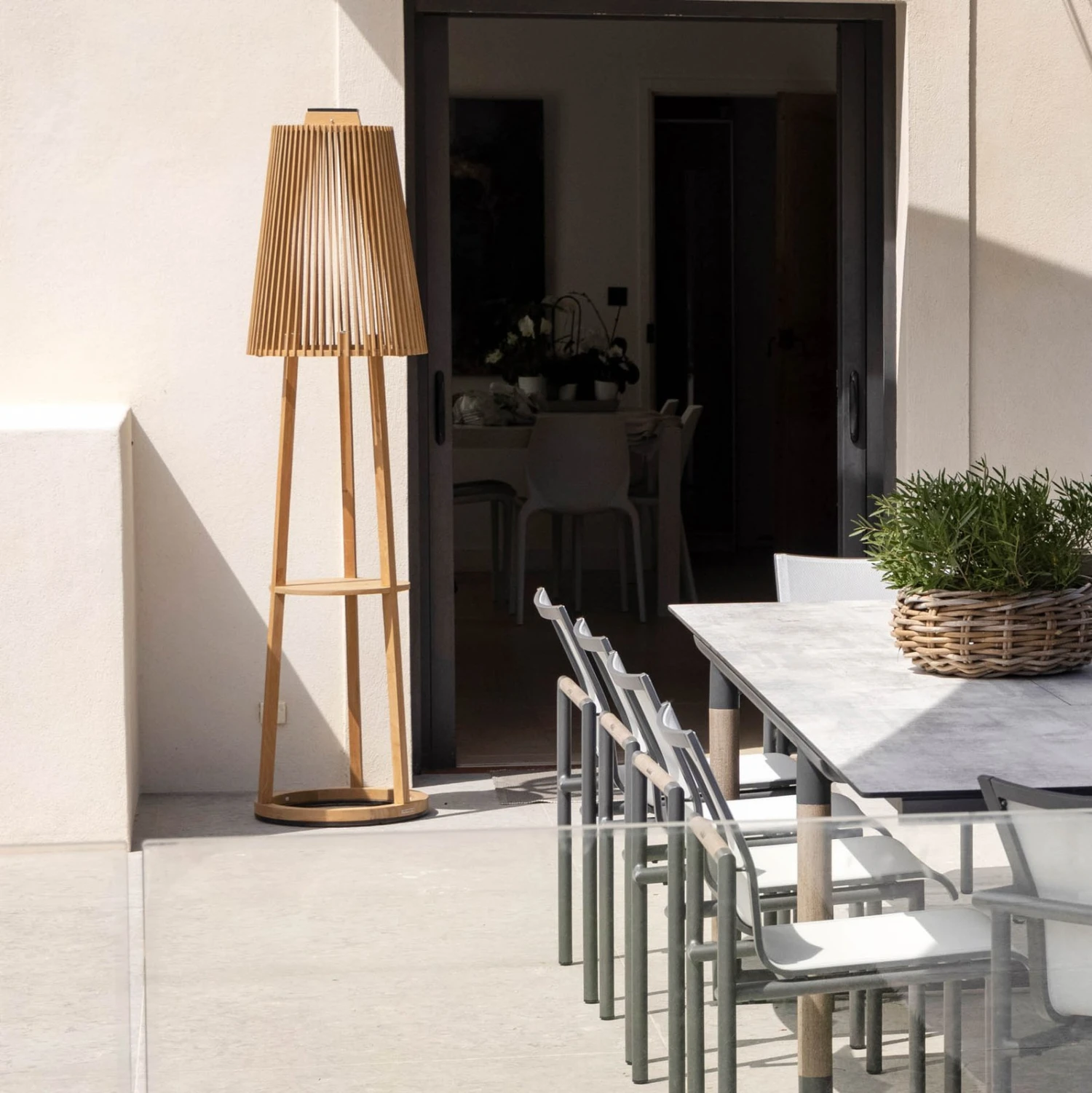 Solar-Stehleuchte Tecka Mit Sensor, Teak 2 Solar-Stehleuchte Tecka Mit Sensor, Teak – Bild 2