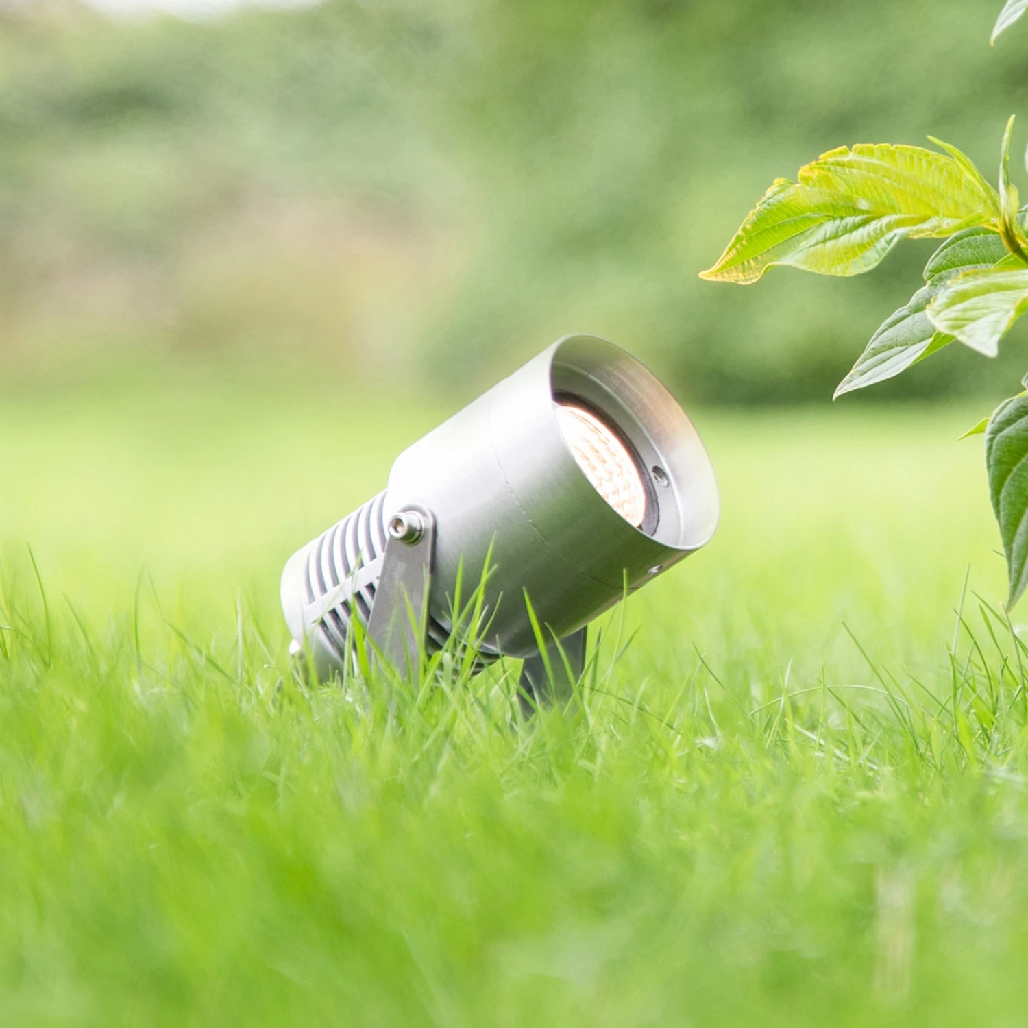 Markslöjd Garden 24 LED-Spotlight, Silber, 6 Watt 2 Markslöjd Garden 24 LED-Spotlight, Silber, 6 Watt – Bild 2