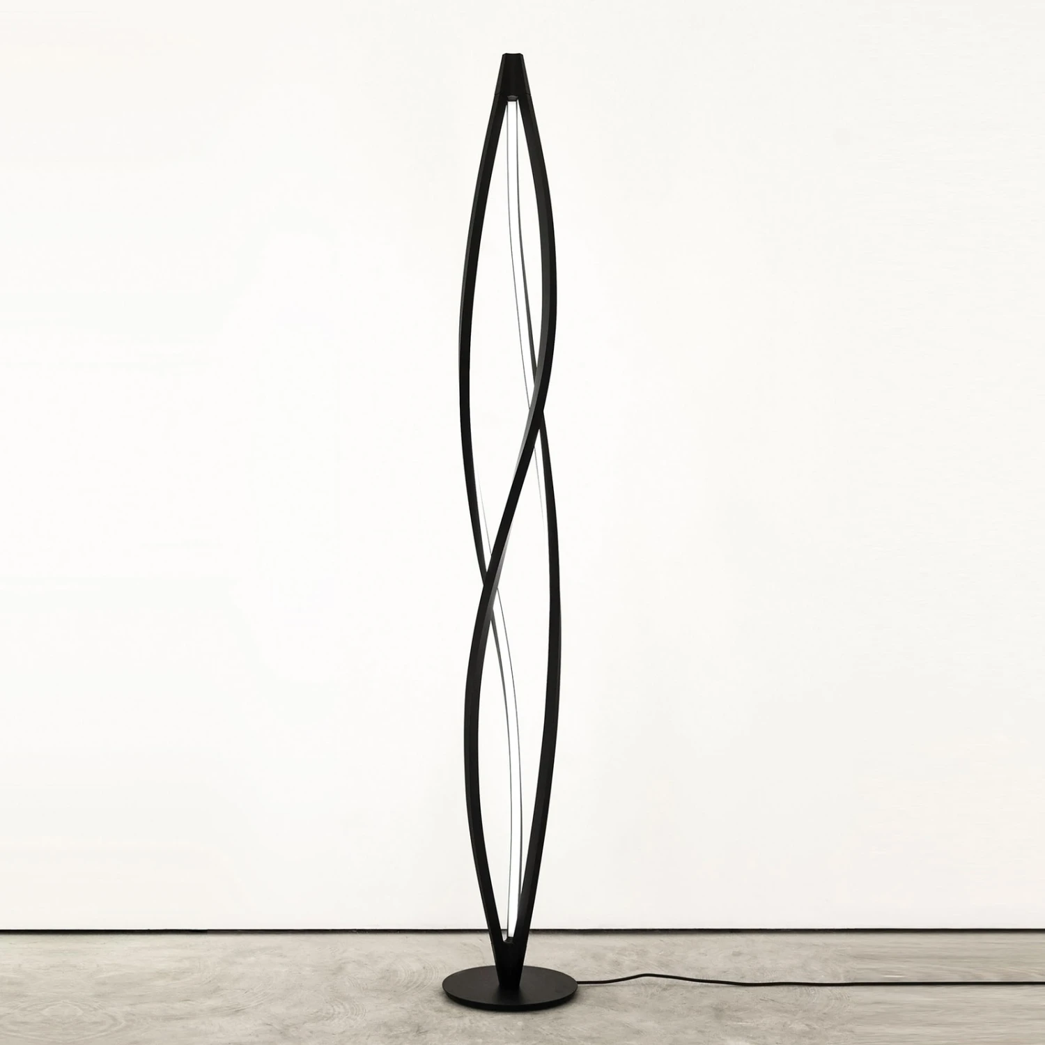 Nemo In The Wind Stehlampe 2.700K Schwarz Lackiert 2 Nemo In The Wind Stehlampe 2.700K Schwarz Lackiert – Bild 2