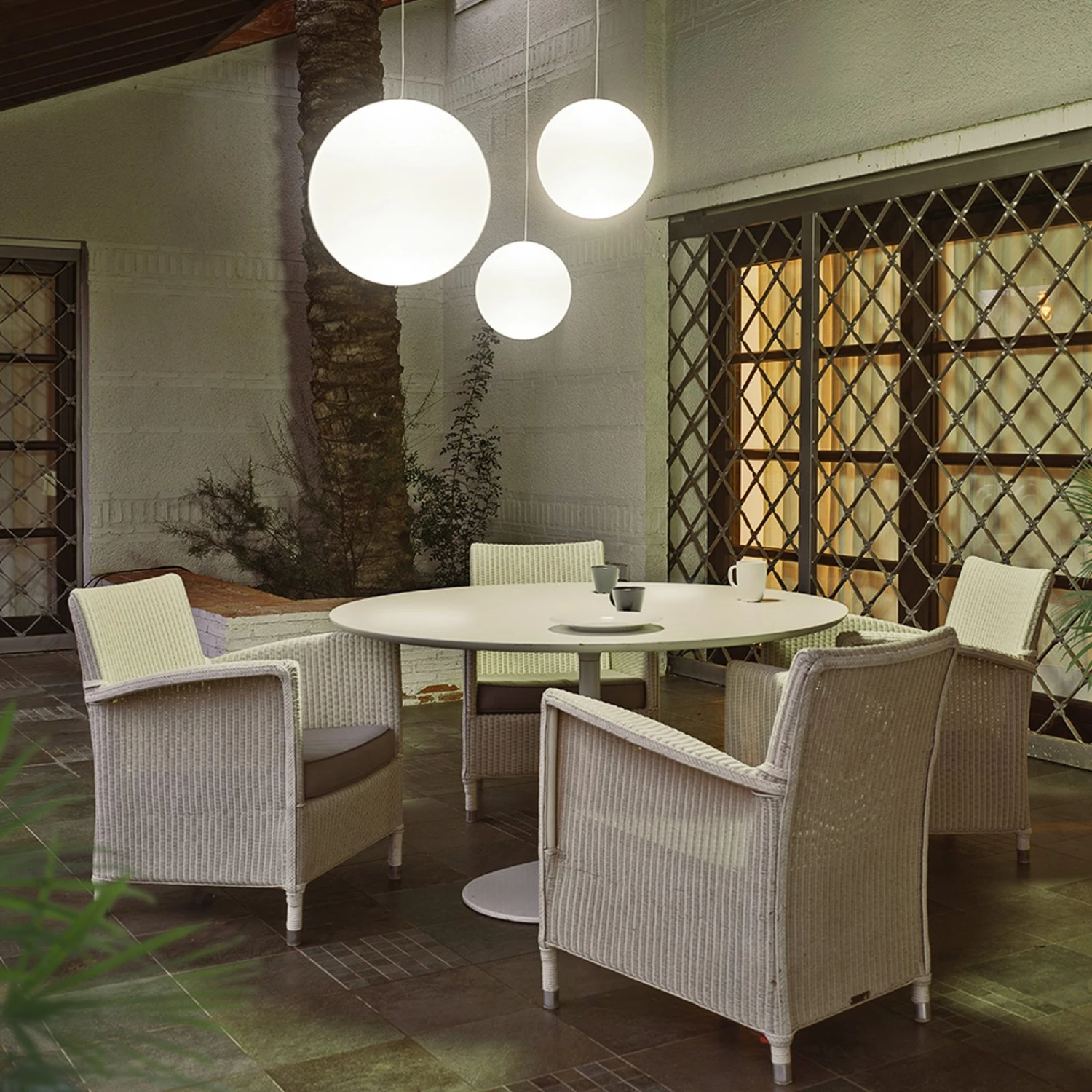 Newgarden Pianeta LED-Außenhängeleuchte, Ø 25 Cm 3 Newgarden Pianeta LED-Außenhängeleuchte, Ø 25 Cm – Bild 3