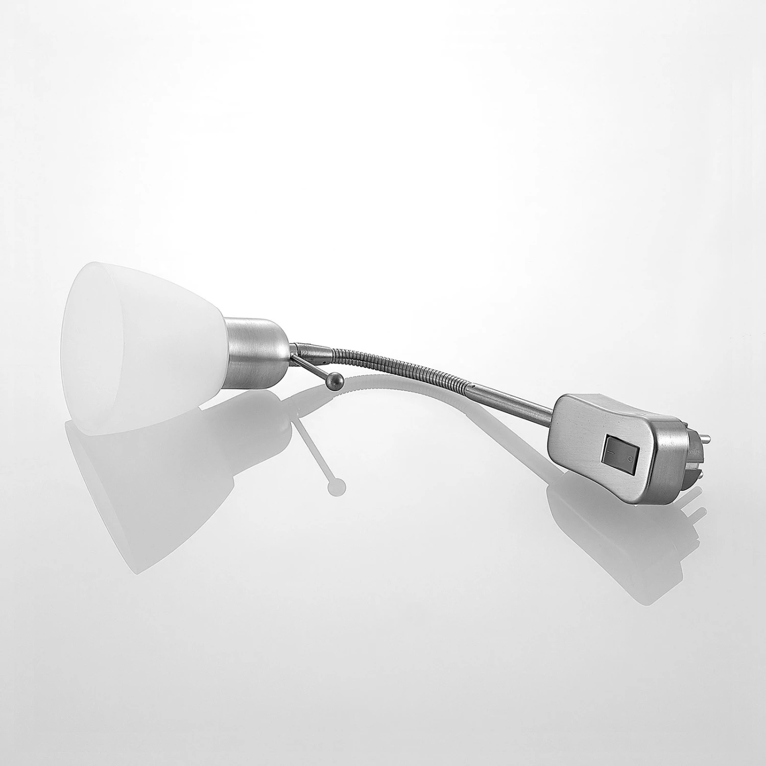 Lindby Aika Steckdosenleuchte, Flexarm, Schalter 4 Lindby Aika Steckdosenleuchte, Flexarm, Schalter – Bild 4