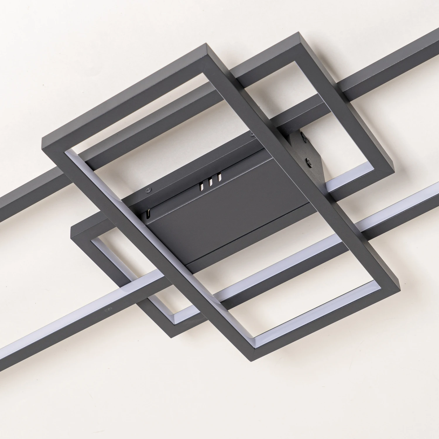 Lindby Manelia LED-Deckenlampe CCT, RGB, 104 Cm 8 Lindby Manelia LED-Deckenlampe CCT, RGB, 104 Cm – Bild 8