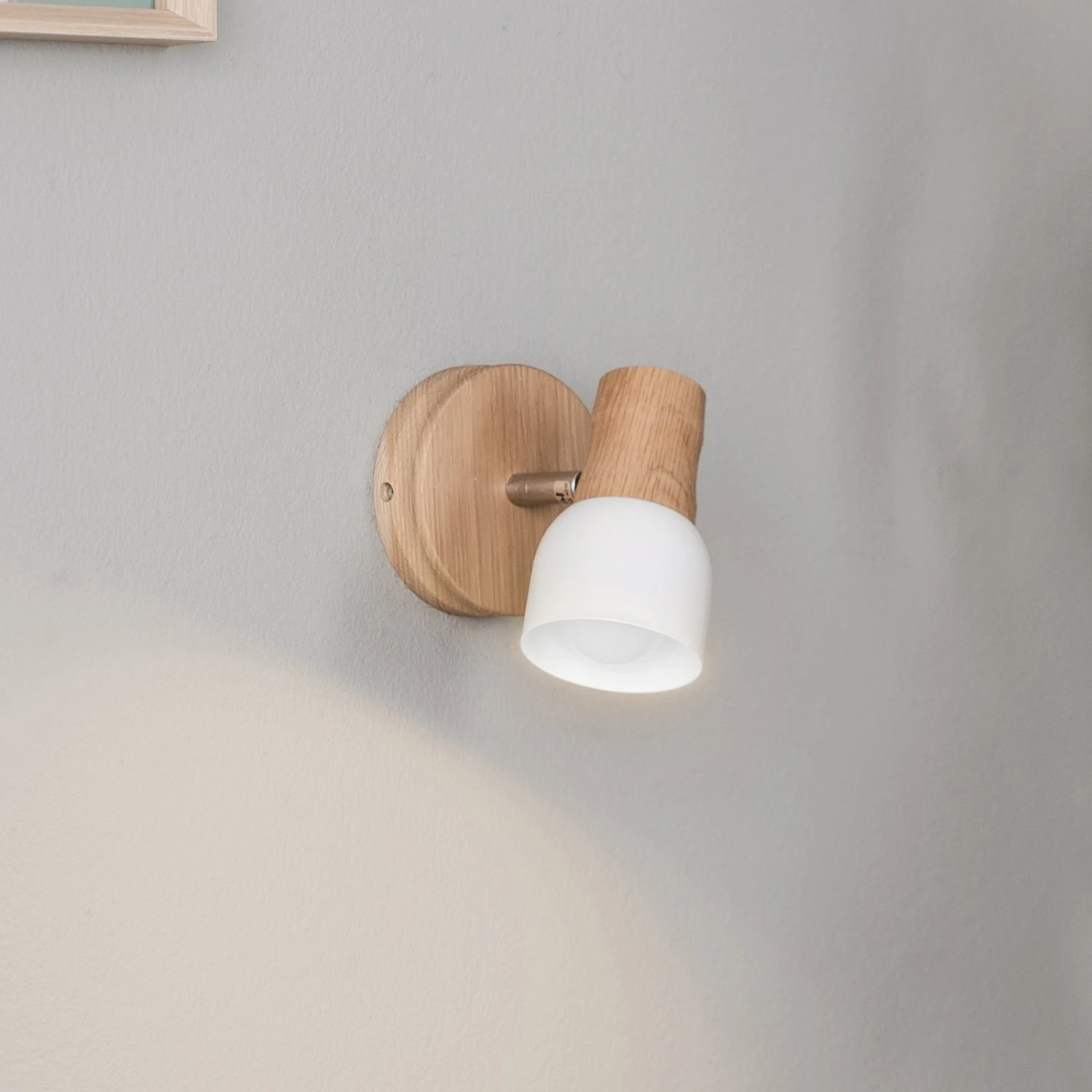 Wandspot Svantje Mit Eichenholz-Details 1 Wandspot Svantje Mit Eichenholz-Details