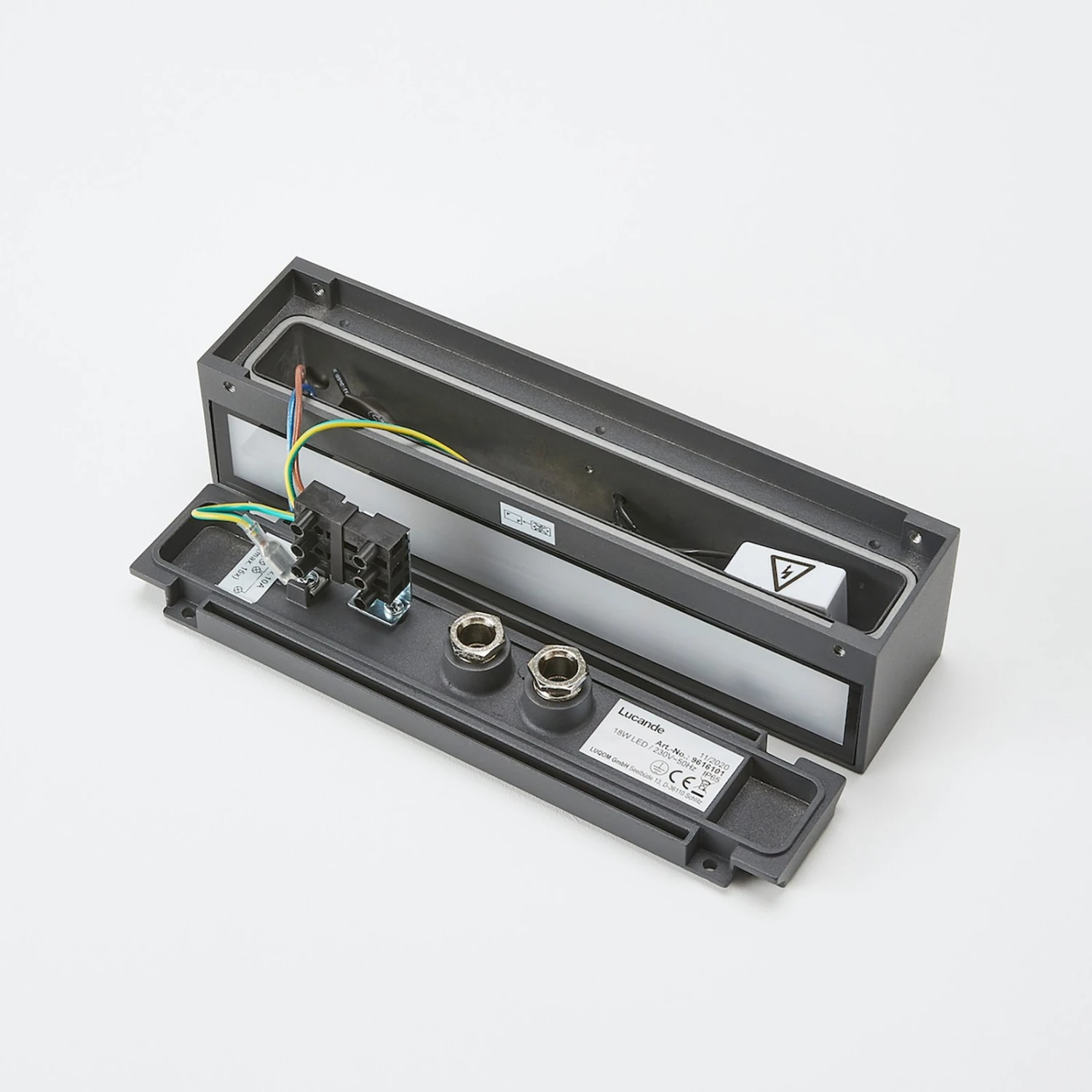 Lucande Tilde - Längliche LED-Wandlampe Für Außen Mit IP65 9 Lucande Tilde - Längliche LED-Wandlampe Für Außen Mit IP65 – Bild 9