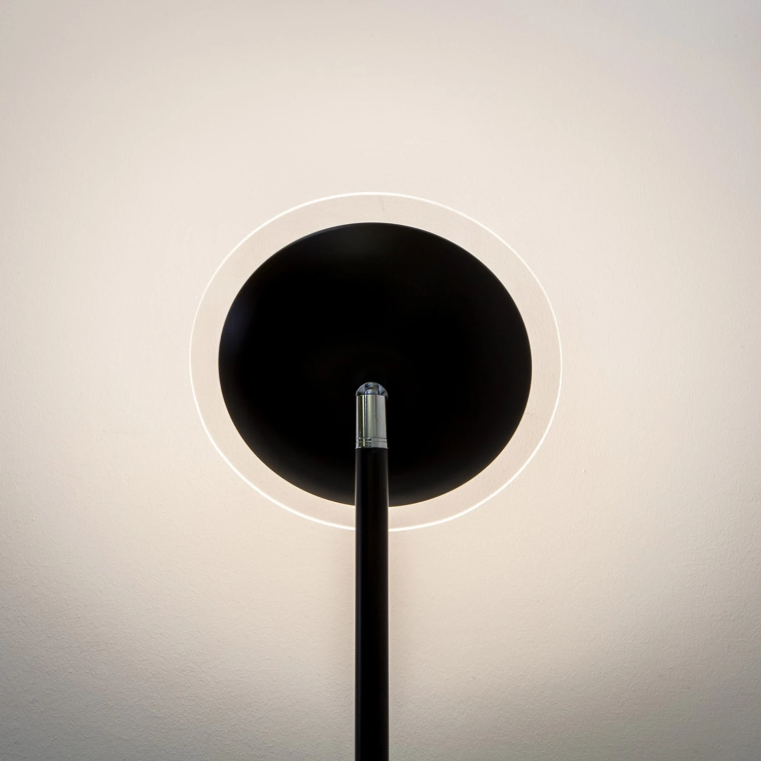 Schwarzer LED-Deckenfluter Malea 5 Schwarzer LED-Deckenfluter Malea – Bild 5