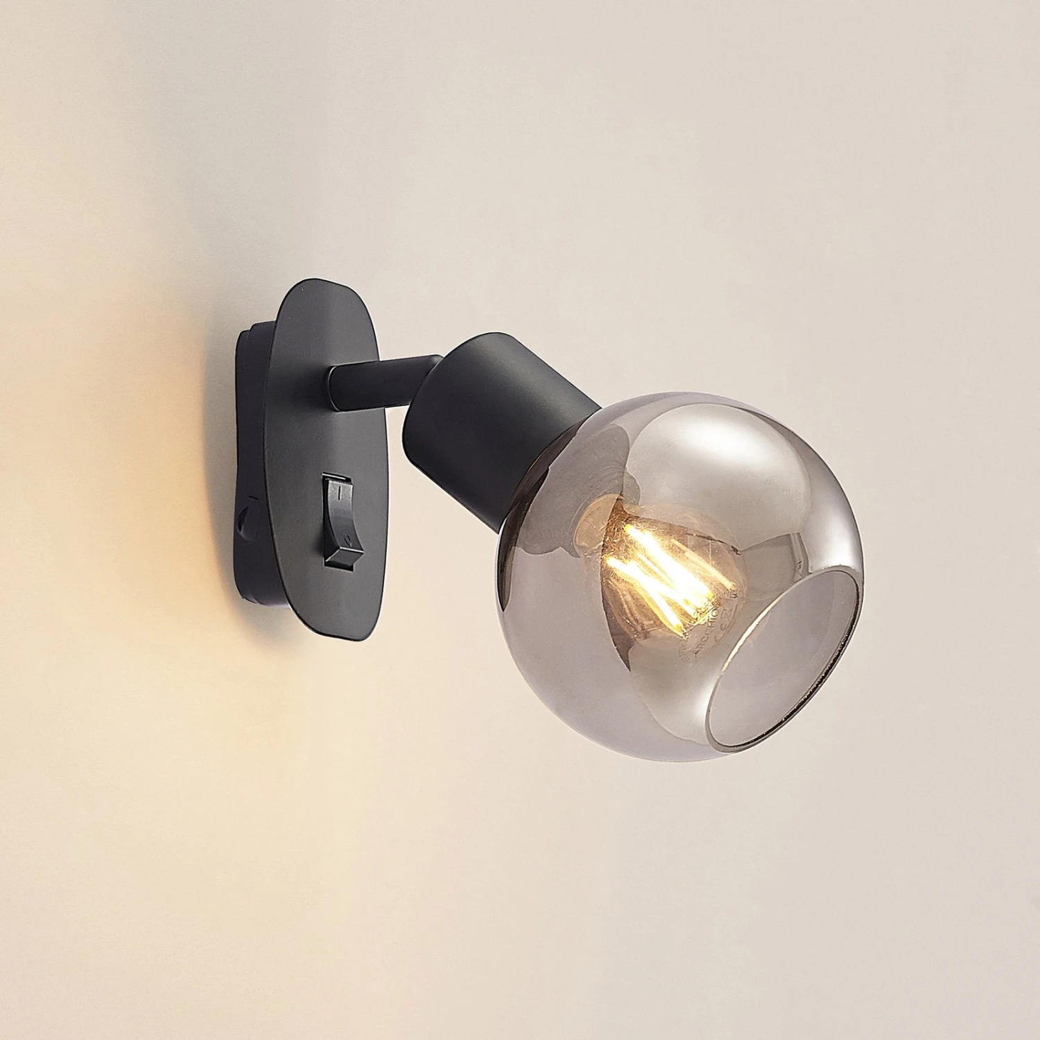 Lindby Lioma Steckdosenleuchte, Neigbar, Schwarz 5 Lindby Lioma Steckdosenleuchte, Neigbar, Schwarz – Bild 5