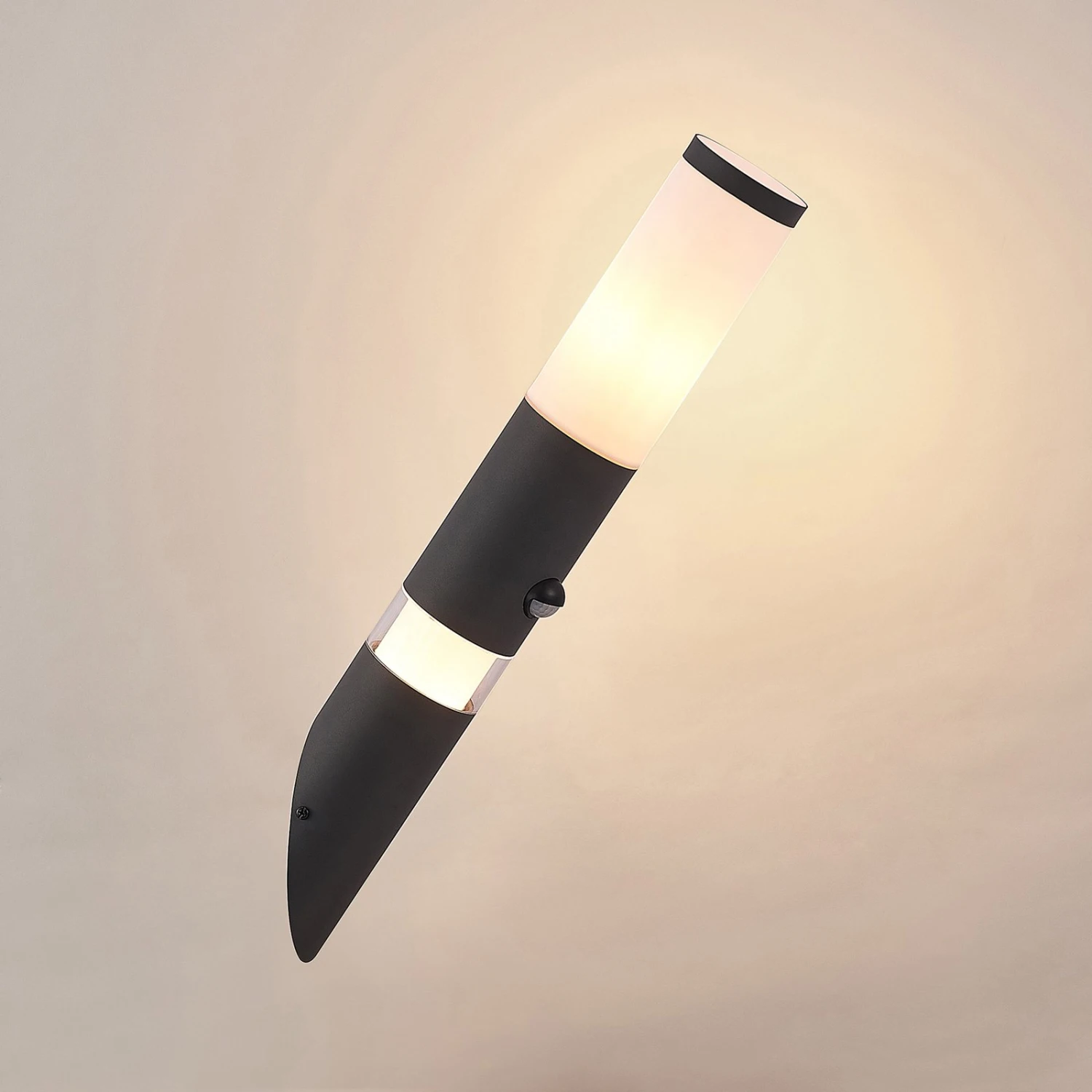 Lindby Okari Außenwandleuchte Mit Sensor Fackel 5 Lindby Okari Außenwandleuchte Mit Sensor Fackel – Bild 5