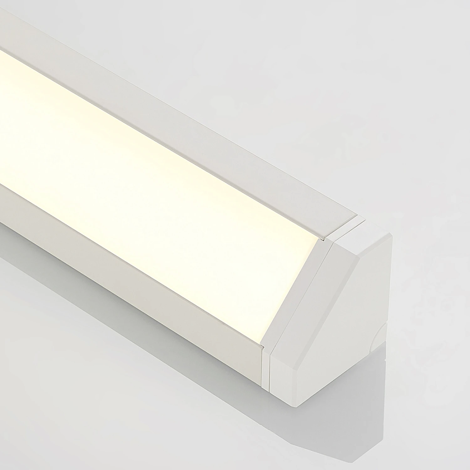 Arcchio Turim LED-Unterbaulampe, CCT, USB, Weiß 7 Arcchio Turim LED-Unterbaulampe, CCT, USB, Weiß – Bild 7